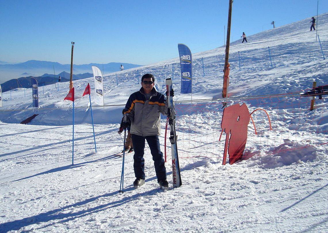 Dr. Phuong Nguyen on the slopes of La Parva, Chile